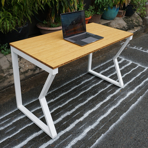 โต๊ะวางแล็ปท็อปไม้สไตล์โมเดิร์นขาเหล็ก ขนาด 120x60 ซม. สำหรับใช้ในบ้าน สำนักงาน และห้องนอน - Product Image 2
