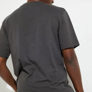 T-shirt pour homme imprimé à l'écran, fabrication directe d'usine, logo personnalisé imprimé, tenue tendance, t-shirt pour homme imprimé à l'écran - Product Image 3