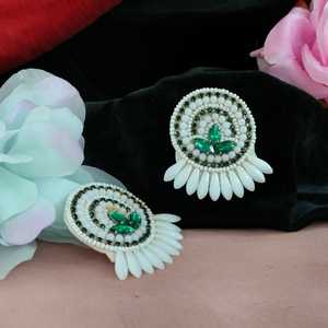 ต่างหูทำมือสุดชิคแบบมินิมอลพร้อมสัมผัสของงานฝีมือที่สวยงามไร้กาลเวลาไข่มุกทำมือคุณภาพดี - Product Image 2