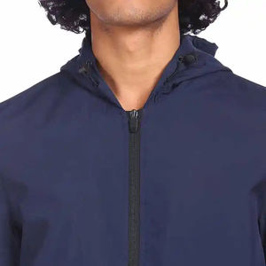 Veste Softshell Homme Imperméable et Écologique de Qualité Supérieure Style Urbain avec Capuche et Fermeture Éclair pour l'Extérieur - Product Image 6