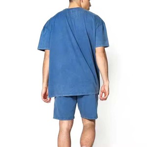 Vêtements de rue décontractés hommes prix de gros ensemble t-shirt et short avec logo personnalisé ensemble avec logo brodé chenile - Product Image 2