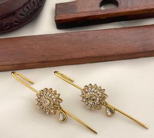 Aretes de Oreja con Incrustaciones de Piedras de Imitación, Chapados en Oro de la Mejor Calidad, Estilo Tradicional, para Bodas y Festivales, Colección para Mujeres y Niñas - Product Image 1