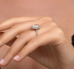 สวยแฟนซีสีชมพูสดใสแพร์ตัด Lab ปลูกเพชร Halo แหวนหมั้น Excellent Cut เครื่องประดับที่กําหนดเองที่ดีที่สุดของขวัญสําหรับเธอ - Product Image 2