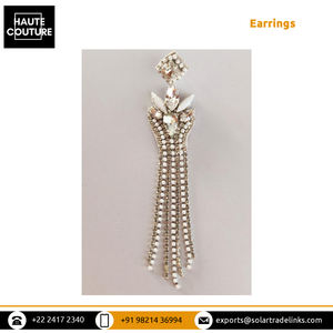 Boucles d'oreilles de mariée en forme de couronne faites à la main brodées à la main avec glands au design élégant pour femmes du vendeur indien - Product Image 6