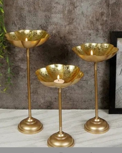 Brass samai đèn dầu Deepak diya cặp nó sẽ nhìn tuyệt vời xung quanh nhà của bạn handmade làm đẹp trung tâm mảnh trang trí mảnh - Product Image 1