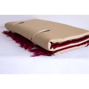 Tapis de prière Muhadis Premium pour le confort et le style au quotidien - Product Image 1