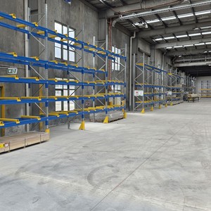 Fournisseur vietnamien de support en porte-à-faux de revêtement en poudre de base en acier de haute qualité pour la manutention des stocks en entrepôt - Product Image 5