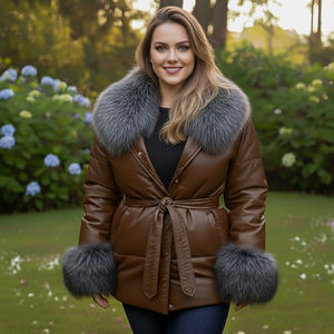 Blouson d'hiver pour femme en cuir véritable avec col en fourrure de renard gris, fermeture éclair coupe-vent, vêtements de rue d'hiver - Product Image 1