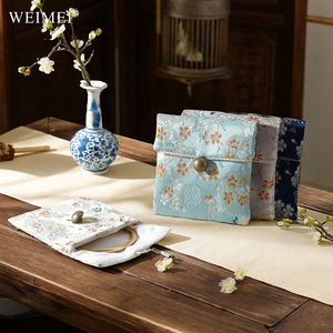 WEIMEI Sac à bijoux vintage brodé en tissu, or ou argent, vente en gros d'usine pour ranger colliers de perles, bracelets et joncs - Product Image 2