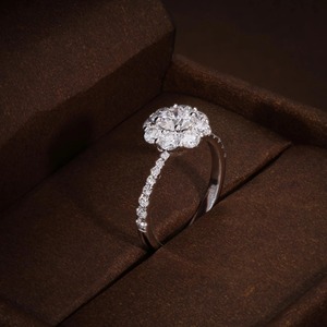 Anillo de Compromiso con Diamantes Cultivados en Laboratorio de 1.89 CTW, Corte Redondo, Anillo de Compromiso con Diamantes Certificados F VVS1 VVS2, Anillo Solitario - Product Image 6