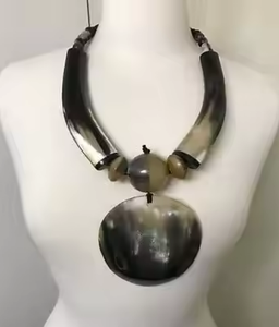 Collar redondo de resina esmaltada tallada y pintada a mano, estilo floral y Ángel, colores personalizados, Fiesta en la playa, estampado esmaltado a la moda - Product Image 4