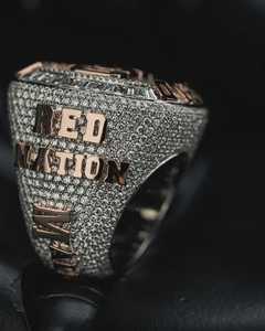 Anillo Unisex de Plata 925 con Incrustaciones de Diamantes Moissanite VVS, Diseño Cuadrado Personalizado con Letra, Estilo Hip Hop Brillante - Product Image 4