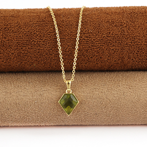 Collier en pierre précieuse de guérison, pendentif en moldavite naturelle en forme de cerf-volant, laiton plaqué or 18 carats, léger, bijoux authentiques pour unisexe - Product Image 3