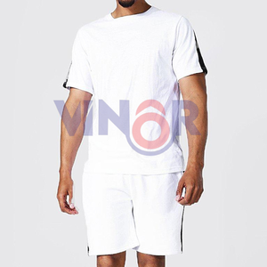 ชุดเซ็ตเสื้อยืดและกางเกงขาสั้นผู้ชายไซส์ใหญ่ ผ้าเนื้อบางเบา ระบายอากาศได้ดี ออกแบบโลโก้ได้ตามต้องการ ผ้าสี่ทิศทางยืดได้ - Product Image 1