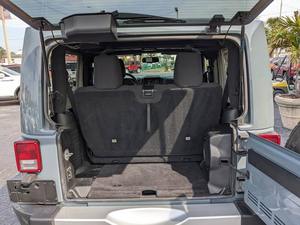 Jeep Wrangler Unlimited Sahara 2014 d'occasion - Product Image 2