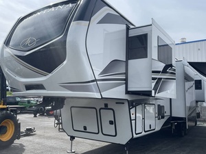 New 2025 Keystone M-o-n-t-a-n-a 3941FO - Product Image 2