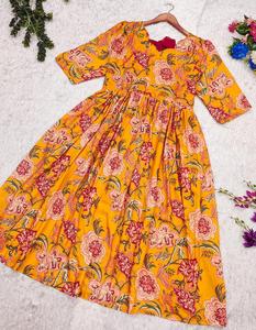 Lunatique Horizon Tiered Maxi Dress Colorful Ethnic Print Flowy Style avec manches bouffantes douces - Product Image 2