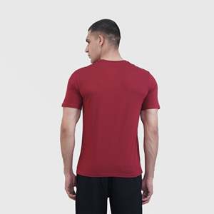 Camiseta de Gimnasia de Corte Ajustado para Entrenamiento de Resistencia en Rojo - Product Image 2