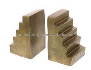 Sujetalibros de lujo en metal recubierto de oro con diseño antideslizante manual único para arreglos de libros modernos y artículos de decoración de escritorio elegantes - Product Image 5