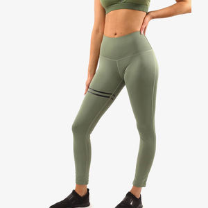 Meilleures ventes, soutien-gorge de sport rembourré sans couture et legging taille haute extensible à vendre - Product Image 3