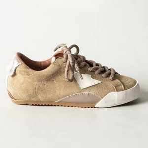 Zapatillas Blancas de Diseño Antideslizantes Cómodas Estilo Urbano Dorado con Efecto Desgastado Zapatos de Moda - Product Image 1