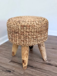 Forme ronde ottomane naturelle tissée à la main légère et durable parfaite pour les sièges repose-pieds ou la décoration idéale pour Boho Modern - Product Image 6