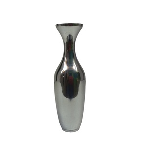 Vase à fleurs en aluminium avec finition polie brillante pour la décoration intérieure Vase à fleurs de décoration de table de qualité supérieure - Product Image 2