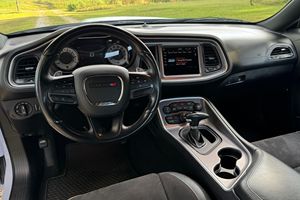 Dodge Challenger R/T Scat Pack 2021 d'occasion, conduite à gauche/droite - Product Image 3