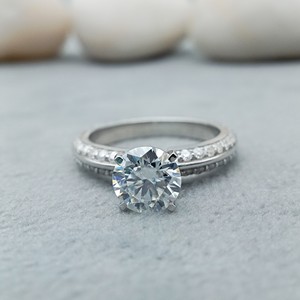 Bague de mariage classique pour femme certifiée en or blanc 14 carats avec diamant de laboratoire de 3 carats, taille brillant ronde - Product Image 1