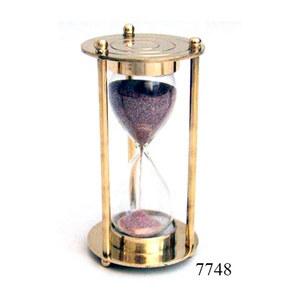 Nouveau design à la mode en laiton sablier de travail nautique avec verre premium sable blanc avec finition antique en gros - Product Image 4