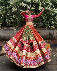 Conjunto de Lehenga Choli de seda de mantequilla de diseñador clásico Impresión digital con espejo Trabajo Hermoso estilo tradicional Dupatta de mujer india - Product Image 3