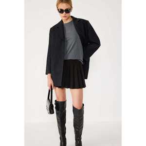 เสื้อยืดคอกลมแขนสั้นทรงปกติผ้าฝ้าย 100% สีชาร์โคล - Product Image 5