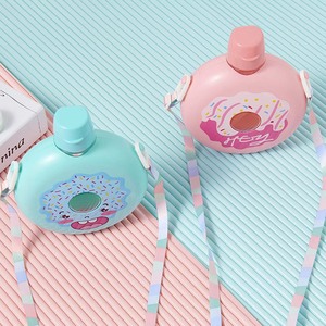 Borraccia in plastica per bambini 600ml con cannuccia a scomparsa, anti-perdita, con tracolla, design cartone animato per il ritorno a scuola - Product Image 4