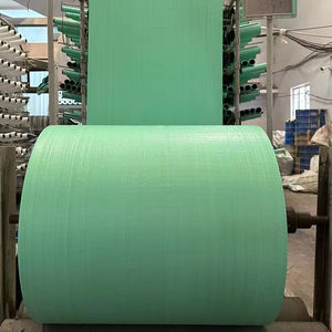 Rollos de Tela Tejida de Polipropileno Verde con Impresión Flexográfica Impermeable para Embalaje Industrial de Almacenamiento y Transporte - Product Image 1