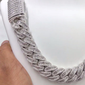 Cadena de Eslabones Cubanos de Lujo con Moissanita Helada, 44 Quilates, 20mm, Acabado en Oro Blanco, Bañado en Rodio, Joyería Hip Hop Ortodoxa - Product Image 2