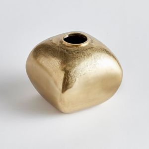 Vase en aluminium design luxueux avec finition dorée et style moderne pour la décoration haut de gamme de la maison et du bureau - Product Image 1