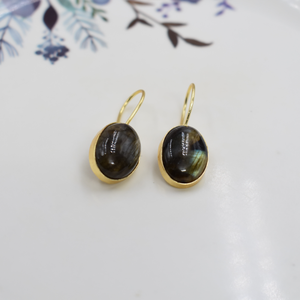 Última llegada de moda pendientes hechos a mano de piedra única joyería de mujer pendiente de piedra ovalada pendientes colgantes de Latón chapado en oro mate - Product Image 1