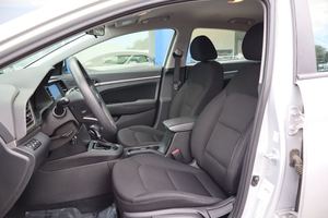 Assez utilisé 2019 Hyun-dai Elantra SEL - Product Image 3