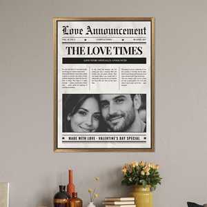 Arte en lienzo personalizado con diseño de periódico de amor: impresión personalizada para el Día de San Valentín, con marco dorado - Product Image 1