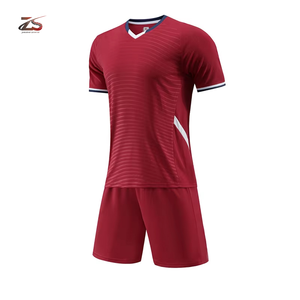 Uniformes de fútbol de sublimación de alta calidad, uniformes de entrenamiento con diseños personalizados, uniformes de fútbol fabricados en Pakistán - Product Image 2