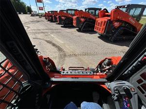 Minicargadora Kubota SSV75 2024-Cargador compacto duradero 74HP para construcción y agricultura - Product Image 5