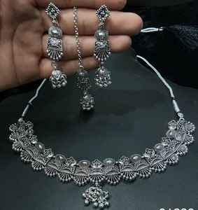 Collares de moda oxidados especiales Navaratri de plata alemana con pendientes emparejados para damas niñas en función de boda - Product Image 1