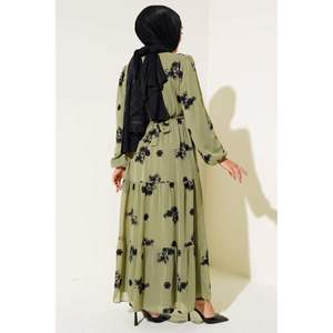 Vestido de gasa con patrón de flores bordadas verde almendra - Product Image 2