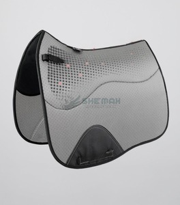 Selle anglaise de qualité supérieure avec des couches de coton matelassées qui offrent résistance, douceur et durabilité durable. - Product Image 1