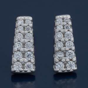 Pendientes de Plata 92.5 con Baño de Oro, Diseño Geométrico de Flecha, Corazón y Diamantes Engastados, Modernos, Ideales para Bodas/Compromisos - Product Image 1