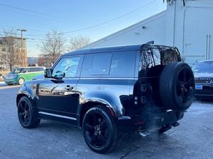 แลนด์โรเวอร์ ดีเฟนเดอร์ 90 วี8 เอดวานซ์ ปี 2024 สีดำทั้งคัน มือสอง พร้อมหลังคาซันรูฟ ระบบควบคุมอุณหภูมิหลายโซน สตาร์ทเครื่องยนต์จากระยะไกล เบาะหนัง ล้อแม็ก - Product Image 2