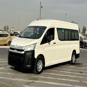 HIACE 2023 USADA EN EXCELENTES CONDICIONES, 13 PLAZAS - Product Image 1