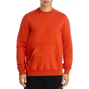 Sweat-shirt pour homme prêt pour l'hiver, conçu avec un tissu chaud et agréable qui procure une sensation légère et confortable, ce qui le rend adapté à un usage quotidien - Product Image 3