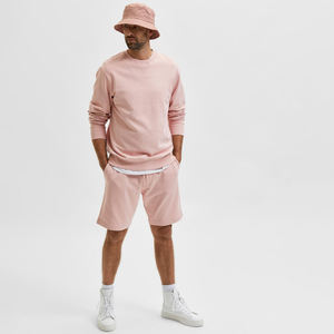 Ensemble sweat-shirt et short au look sportif pour homme 100% coton tricoté coupe fuselée et design moderne parfait à porter au quotidien - Product Image 2