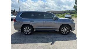Venta de Autos Usados Premium de Temporada 2022 570, Automáticos Inteligentes, Listos para Conducir, Perfecto Estado, Volante a la Izquierda, Cuero, R18, Aleación de Aluminio - Product Image 3